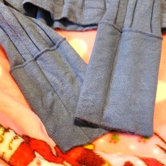 ✨️PattyBoutik Y2K/Gilmore Girls Henley✨️ - Picture 9 of 11